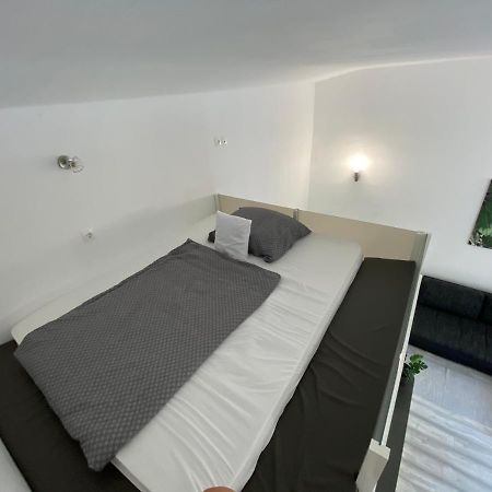 Апартаменти Belvarosi Apartman 2 Мішкольц Екстер'єр фото