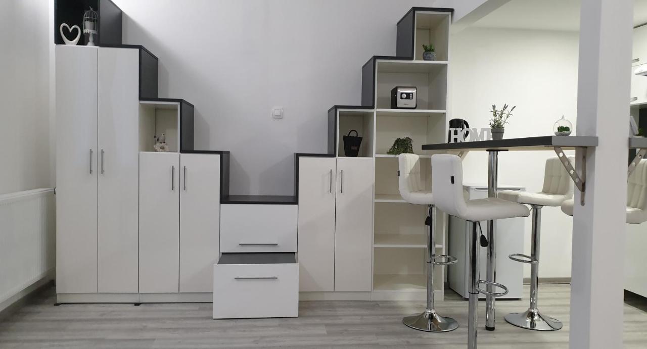 Апартаменти Belvarosi Apartman 2 Мішкольц Екстер'єр фото