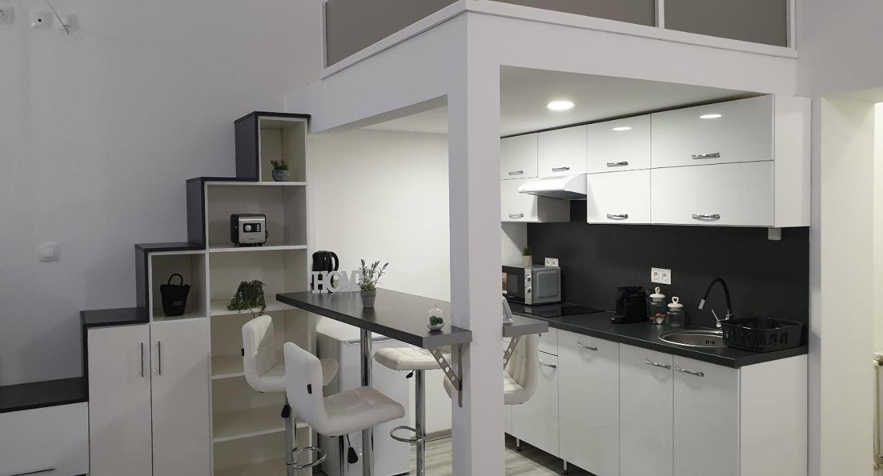 Апартаменти Belvarosi Apartman 2 Мішкольц Екстер'єр фото