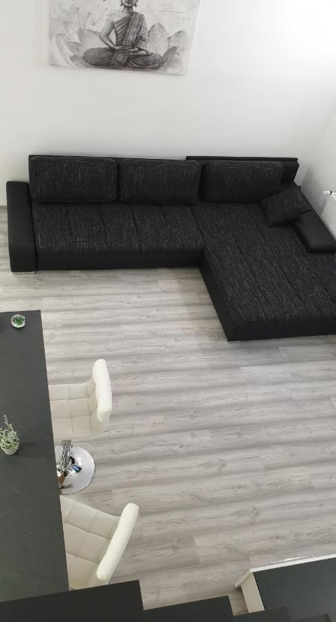 Апартаменти Belvarosi Apartman 2 Мішкольц Екстер'єр фото