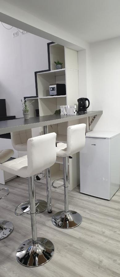 Апартаменти Belvarosi Apartman 2 Мішкольц Екстер'єр фото