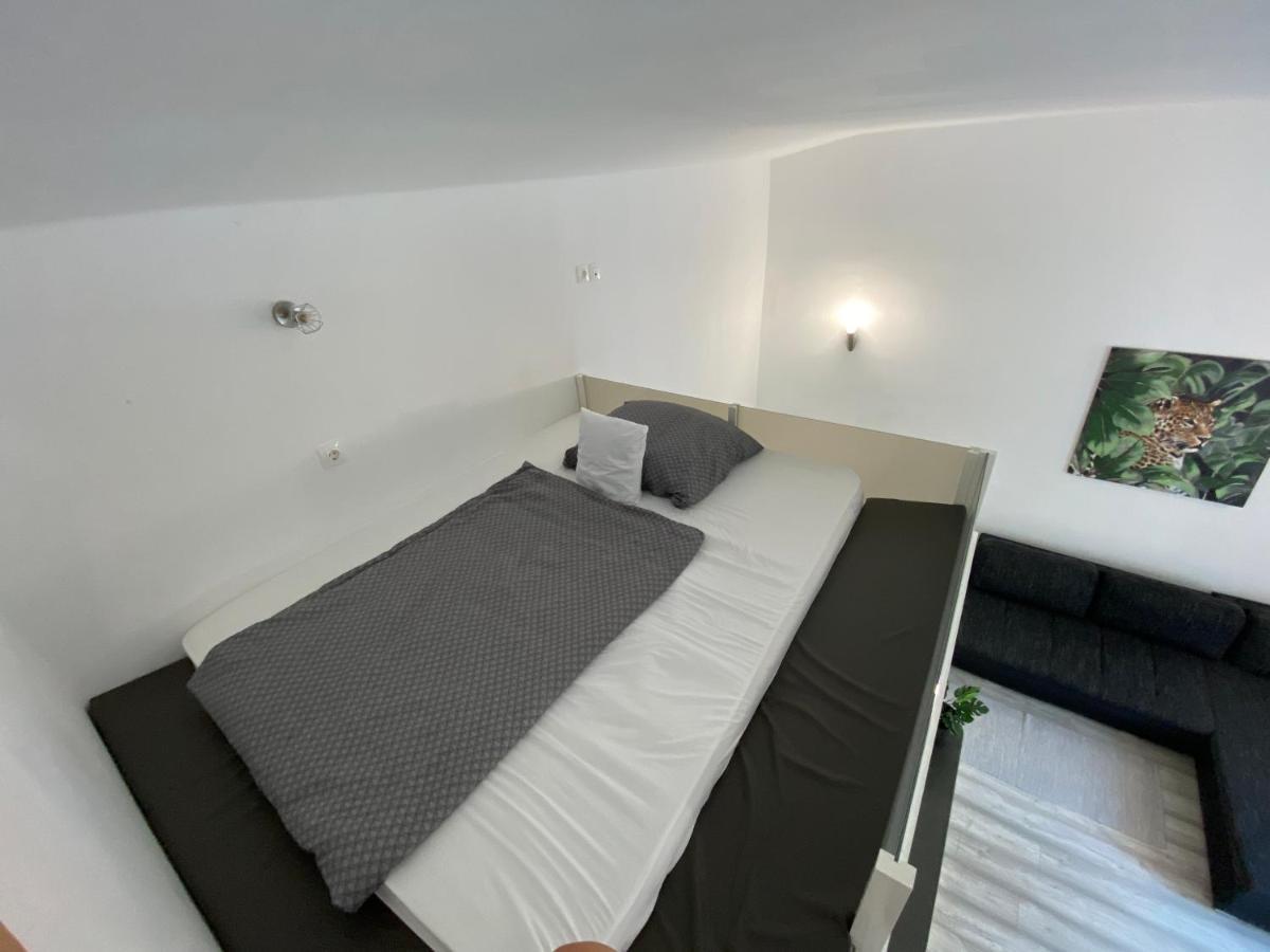 Апартаменти Belvarosi Apartman 2 Мішкольц Екстер'єр фото